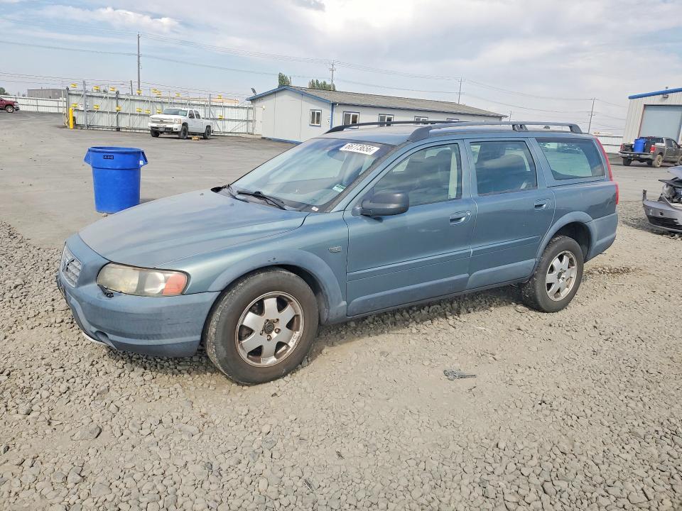 VOLVO V70 2001 with VIN YV1SZ58DX11033662 - Photo from auction