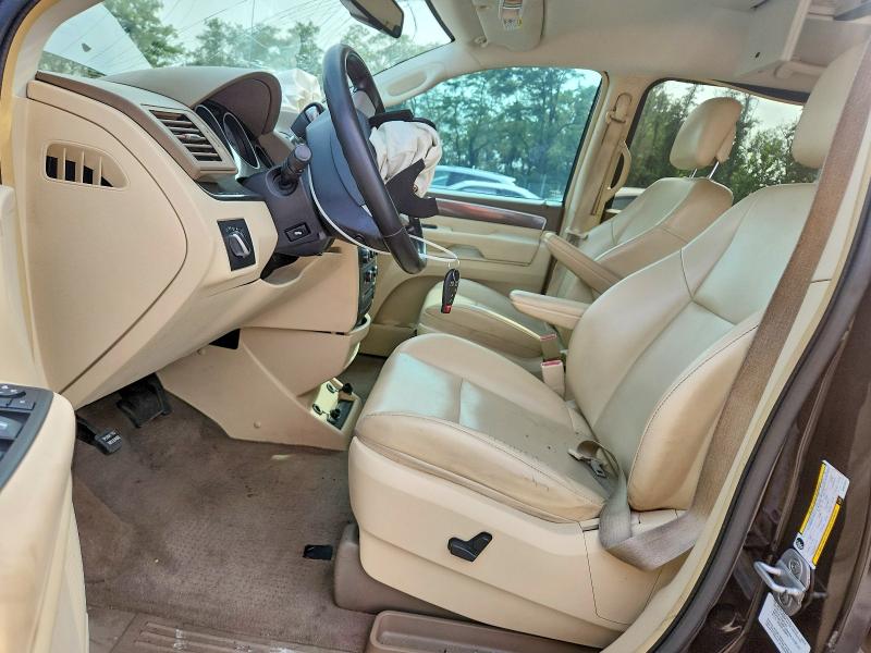 Photo 7 from auction – 2010 VOLKSWAGEN ROUTAN with VIN 2V4RW3D11AR324811