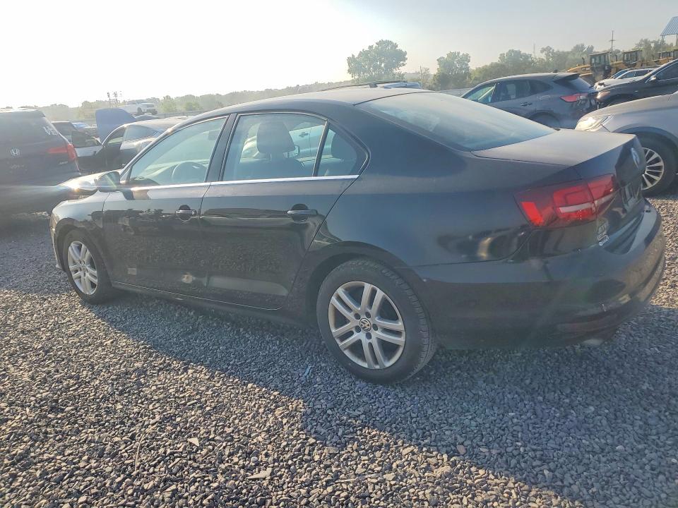 Photo 2 from auction – 2017 VOLKSWAGEN JETTA with VIN 3VW2B7AJ3HM265102