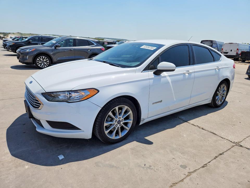 FORD FUSION 2017 z numerem VIN 3FA6P0LU2HR264939 - Zdjęcie z aukcji