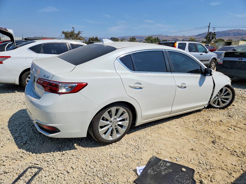 Photo 3 from auction – 2018 ACURA ILX with VIN 19UDE2F76JA001203