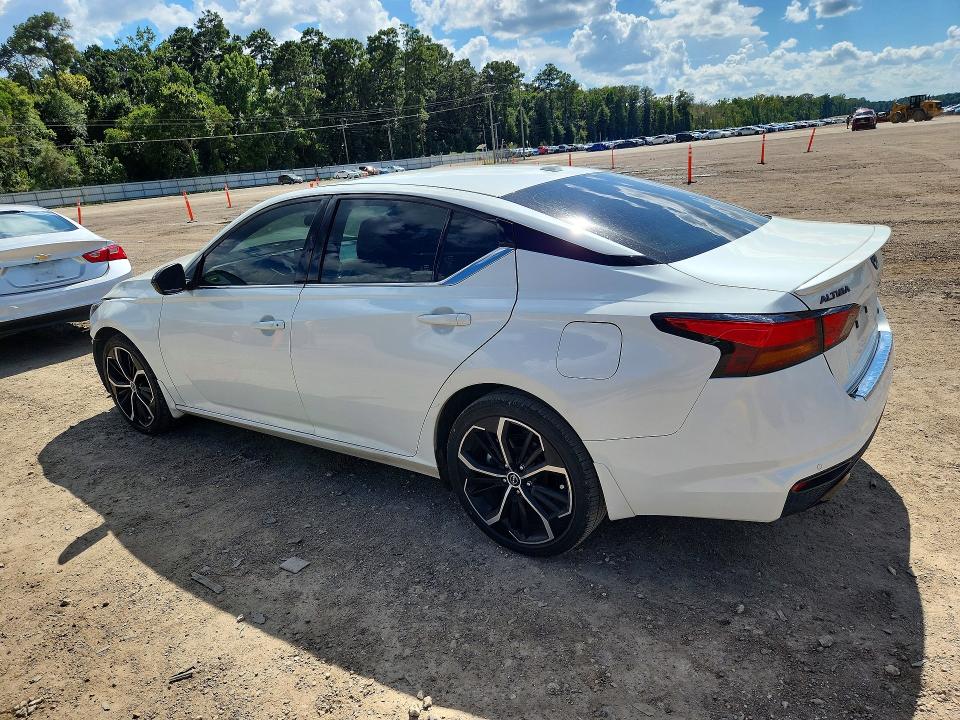 Photo 2 from auction – 2023 NISSAN ALTIMA with VIN 1N4BL4CW9PN374214