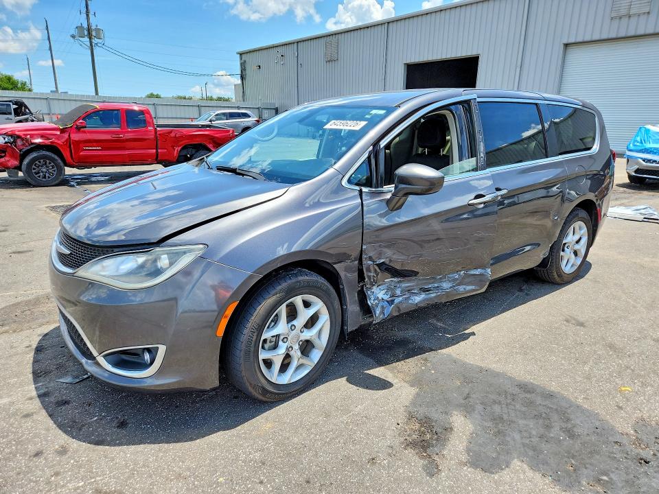 CHRYSLER PACIFICA 2018 with VIN 2C4RC1FG1JR107008 - Photo from auction