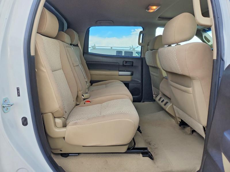 Photo 10 from auction – 2010 TOYOTA TUNDRA with VIN 5TFDM5F17AX001139