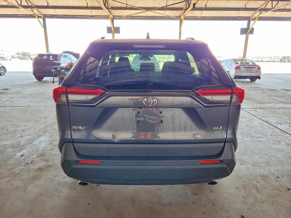 Photo 6 from auction – 2019 TOYOTA RAV4 with VIN JTMP1RFV8KD514032