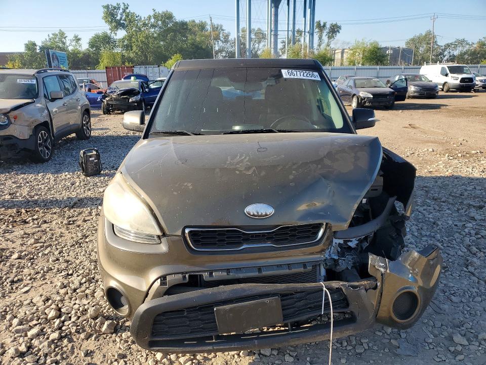 Photo 5 from auction – 2013 KIA SOUL with VIN KNDJT2A64D7541043