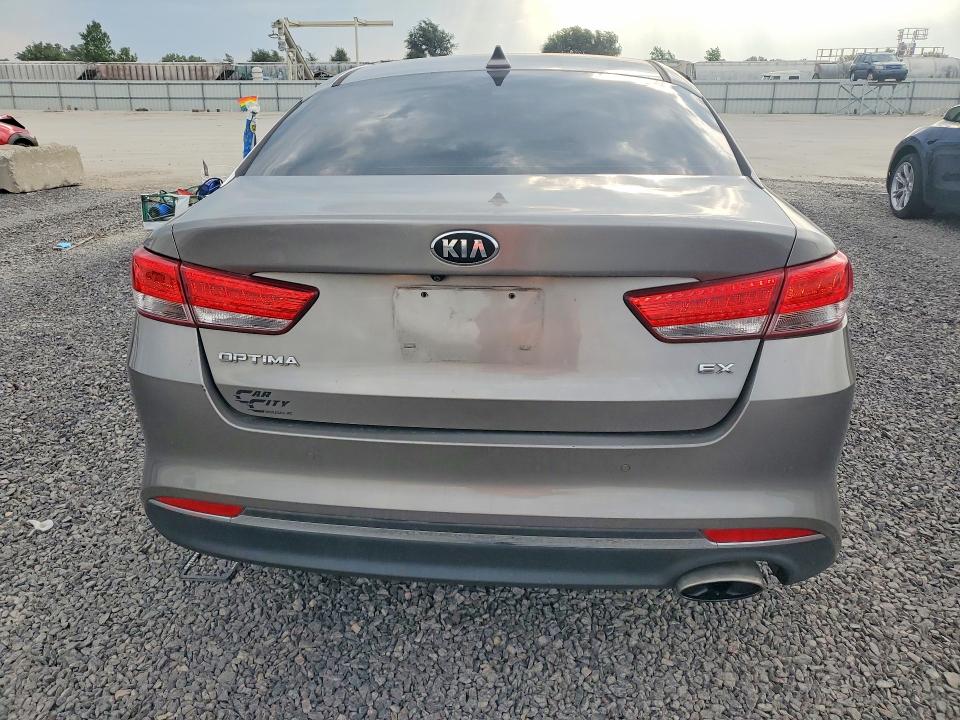 Снимка 6 от търг – 2018 KIA OPTIMA с VIN 5XXGU4L37JG245104