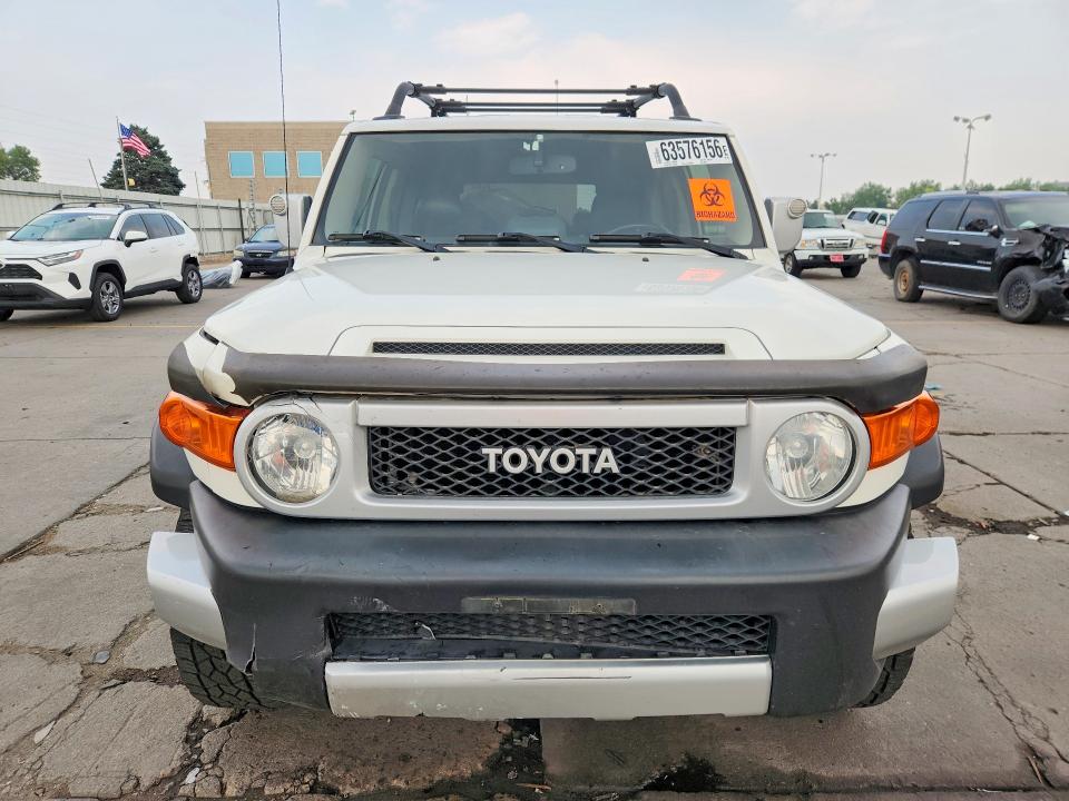 Photo 5 from auction – 2014 TOYOTA FJ CRUISER with VIN JTEBU4BF6EK200801