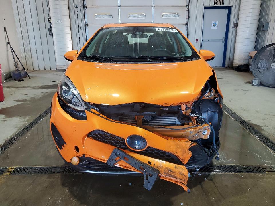 Фото 5 с аукциона – 2018 TOYOTA PRIUS C с VIN JTDKDTB30J1600034