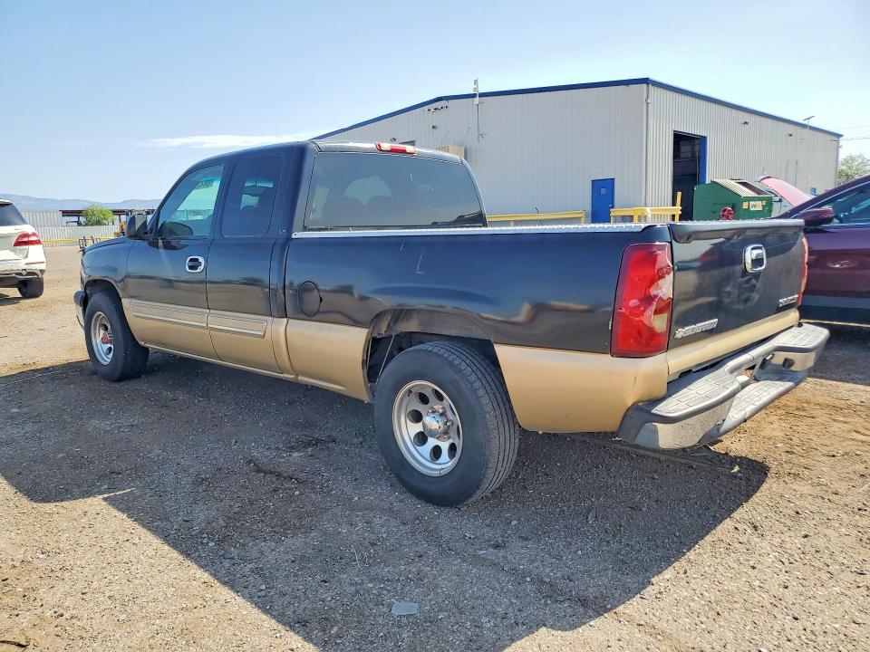 Фото 2 с аукциона – 2003 CHEVROLET SILVERADO с VIN 2GCEC19V731290795
