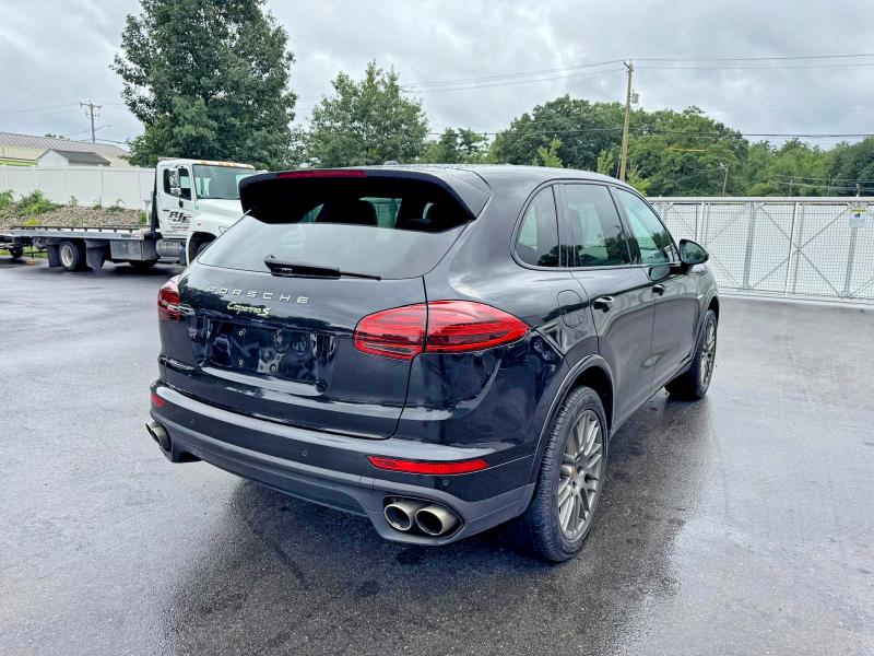 Photo 3 from auction – 2017 PORSCHE CAYENNE with VIN WP1AE2A24HLA72698