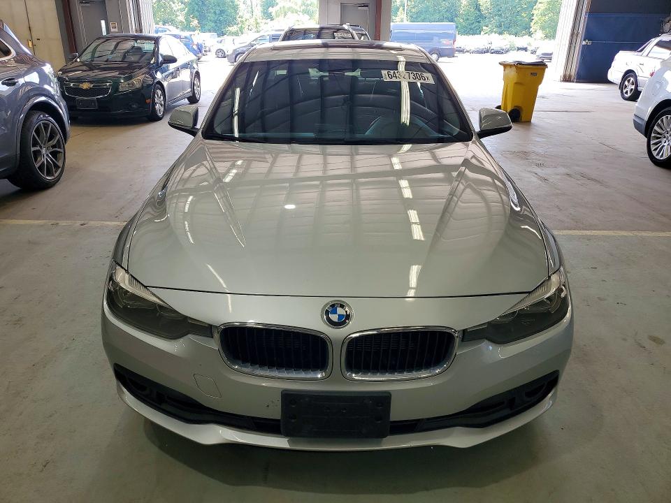 Photo 5 from auction – 2016 BMW 320 with VIN WBA8A3C58GK551748