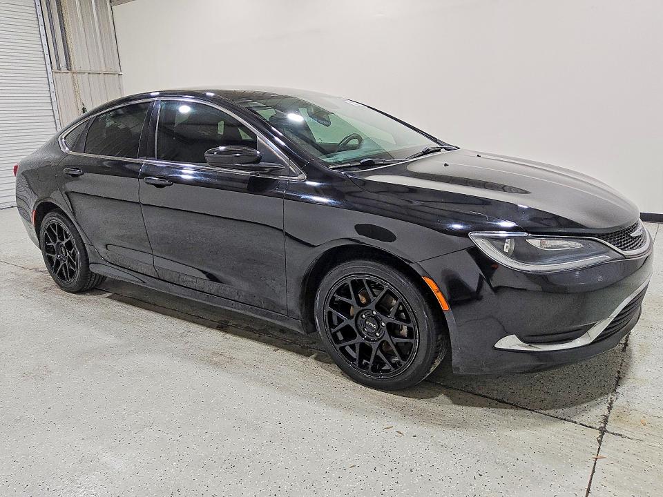 Photo 4 from auction – 2016 CHRYSLER 200 with VIN 1C3CCCAB8GN152681