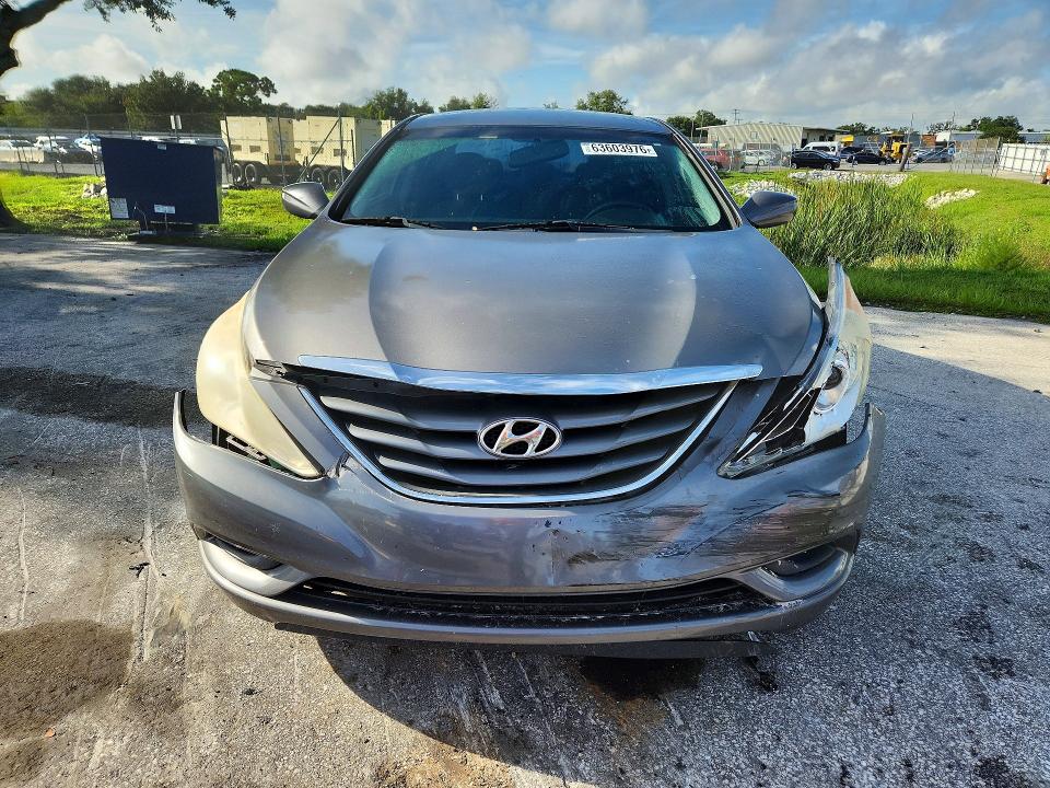 Photo 5 from auction – 2011 HYUNDAI SONATA with VIN 5NPEB4AC5BH290824