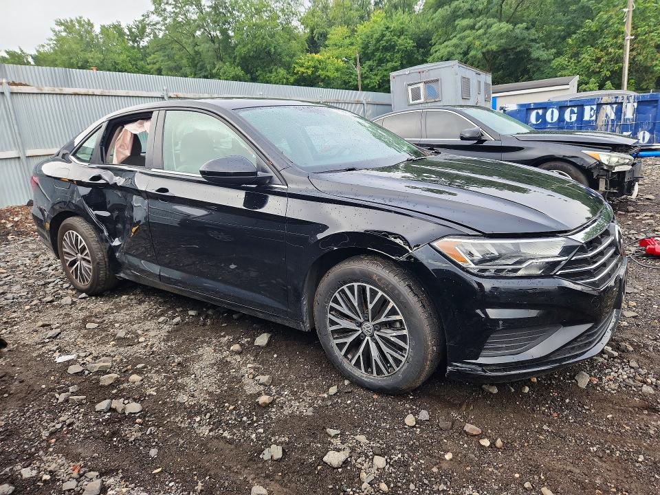 Photo 4 from auction – 2021 VOLKSWAGEN JETTA with VIN 3VWC57BU2MM067139