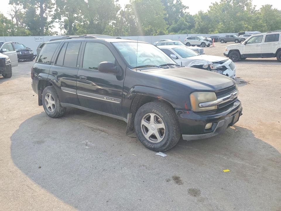 Photo 4 from auction – 2002 CHEVROLET TRAILBLAZER with VIN 1GNDS13S522489461