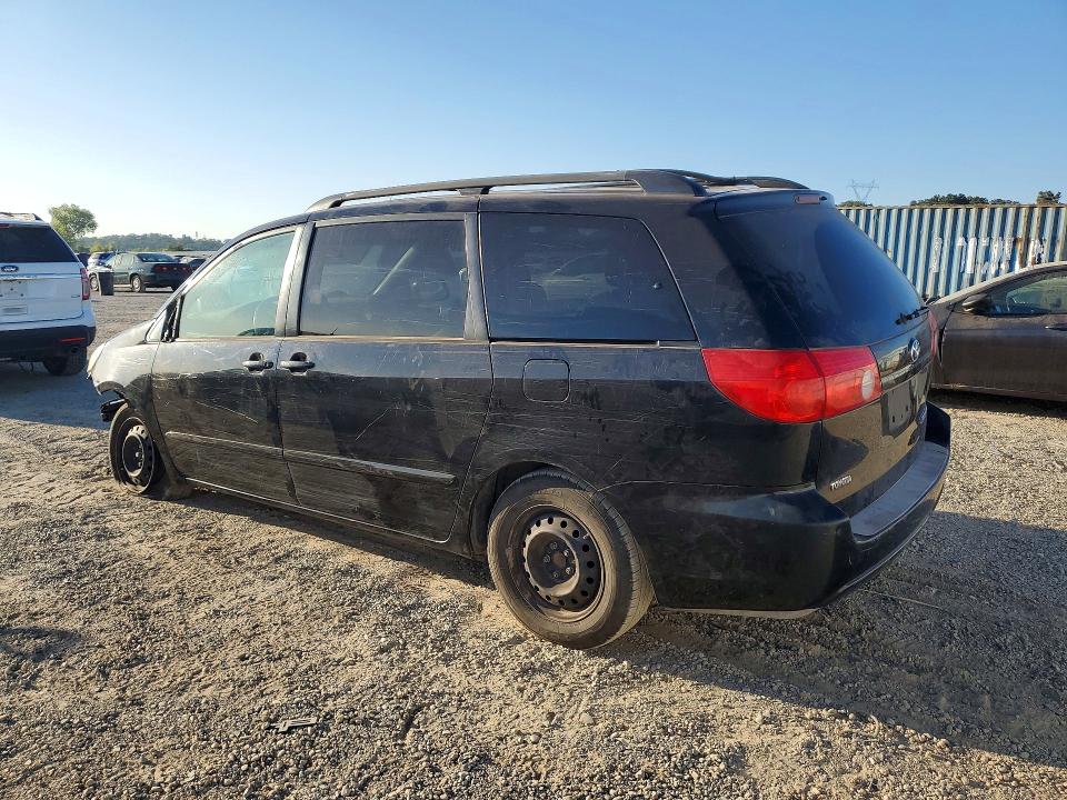 Photo 2 from auction – 2010 TOYOTA SIENNA with VIN 5TDKK4CC8AS289725