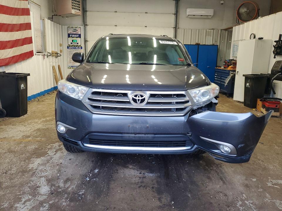 Photo 5 from auction – 2013 TOYOTA HIGHLANDER with VIN 5TDBK3EH2DS199865