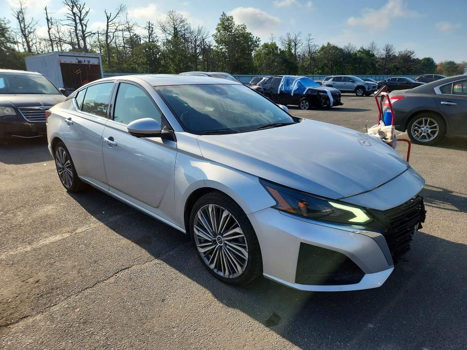 Photo 4 from auction – 2023 NISSAN ALTIMA with VIN 1N4BL4EV6PN390410