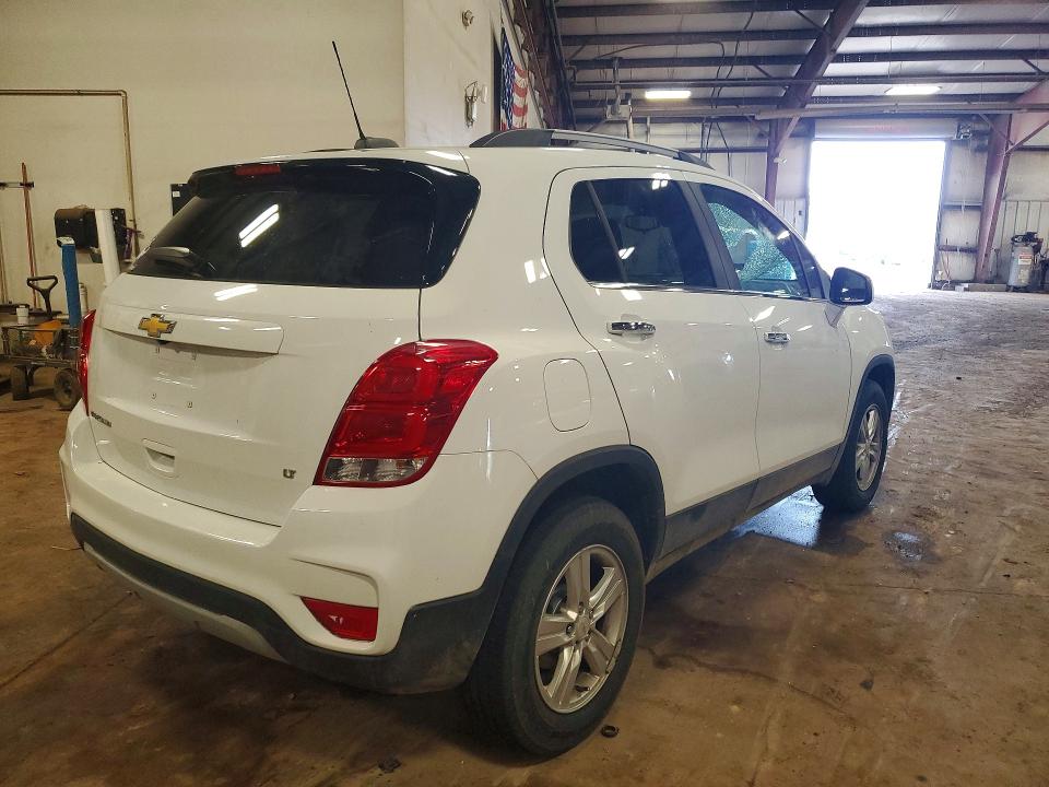 Photo 3 from auction – 2019 CHEVROLET TRAX with VIN KL7CJPSBXKB828336