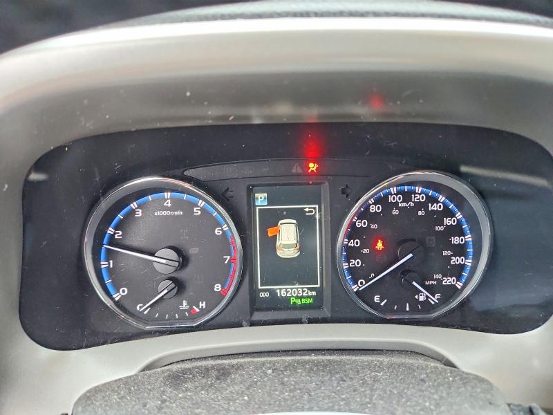 Photo 9 from auction – 2018 TOYOTA RAV4 with VIN 2T3DFREV7JW737430