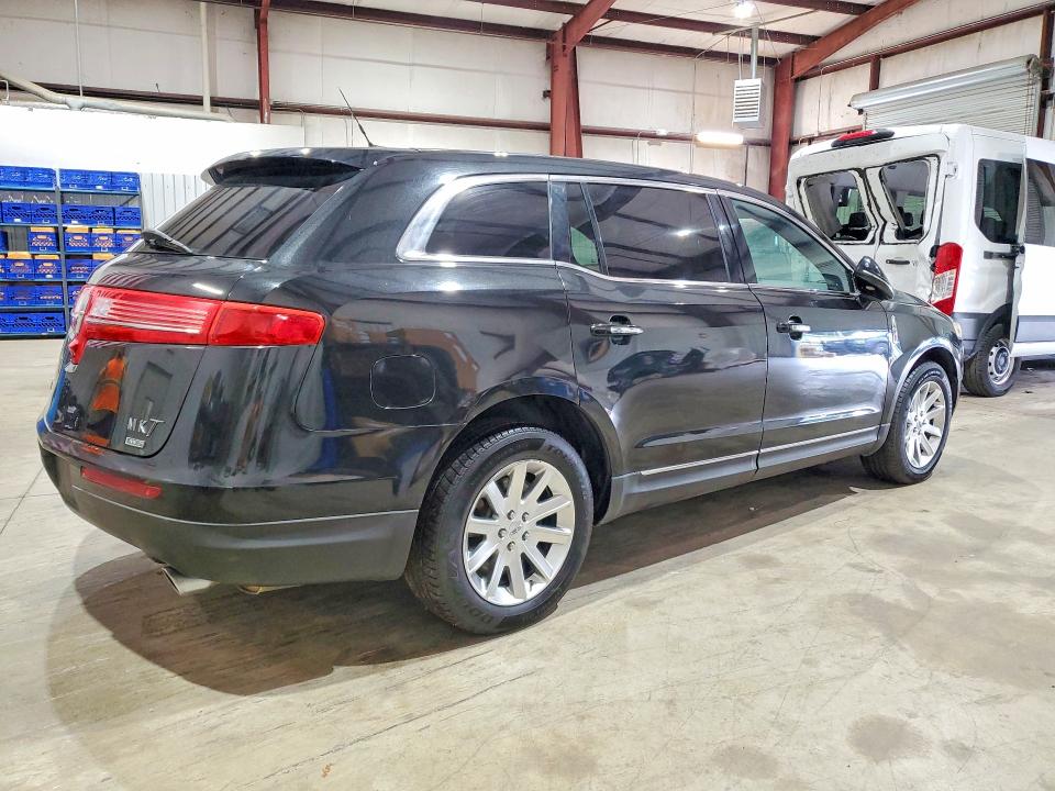 Photo 3 from auction – 2014 LINCOLN MKT with VIN 2LMHJ5NK6EBL56675