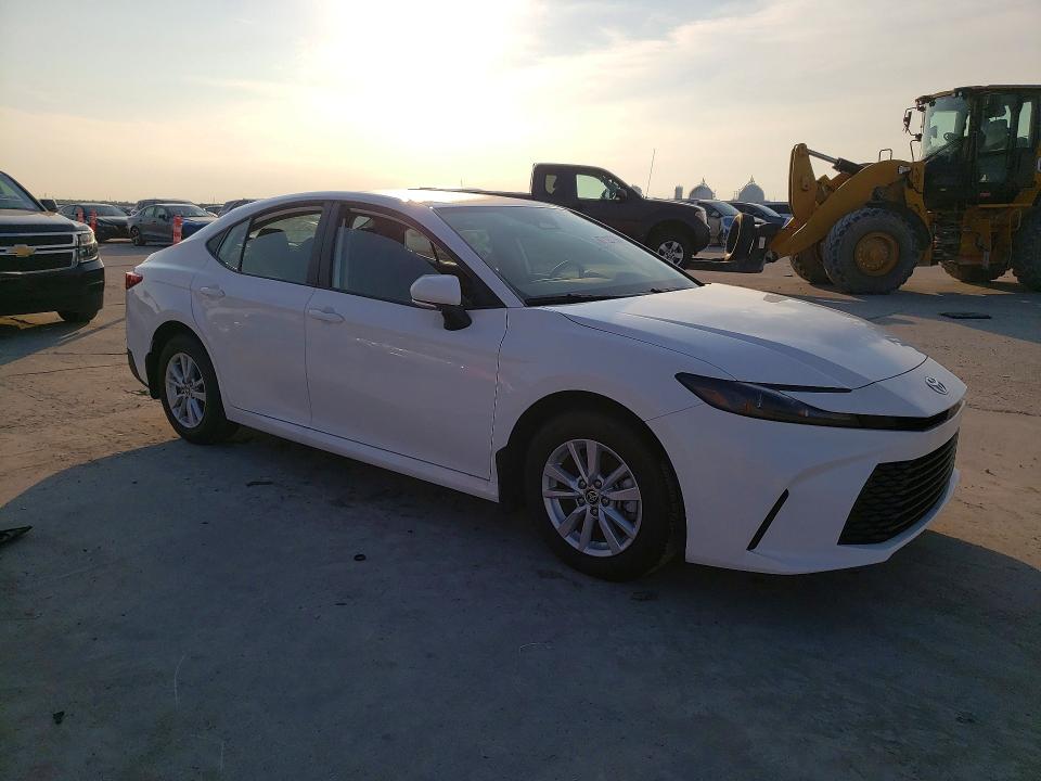 Photo 4 from auction – 2026 TOYOTA CAMRY with VIN 4T1DAACKXTU753559