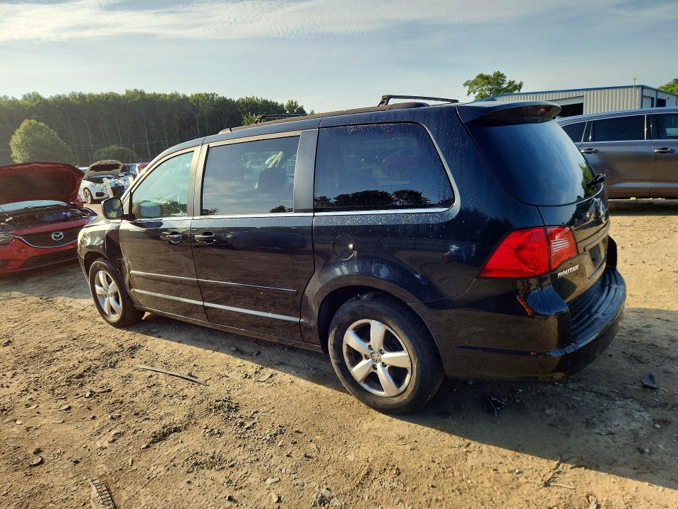 Photo 2 from auction – 2011 VOLKSWAGEN ROUTAN with VIN 2V4RW3DG0BR625799