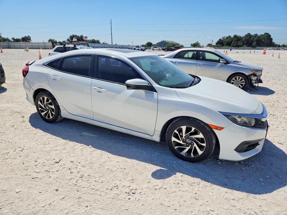 Фото 4 с аукциона – 2017 HONDA CIVIC с VIN 19XFC2F7XHE076524