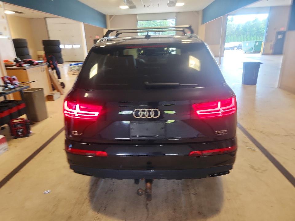 Photo 6 from auction – 2017 AUDI Q7 with VIN WA1LAAF78HD043696