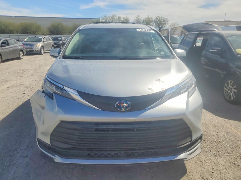 Photo 5 from auction – 2021 TOYOTA SIENNA with VIN 5TDKRKEC6MS049865