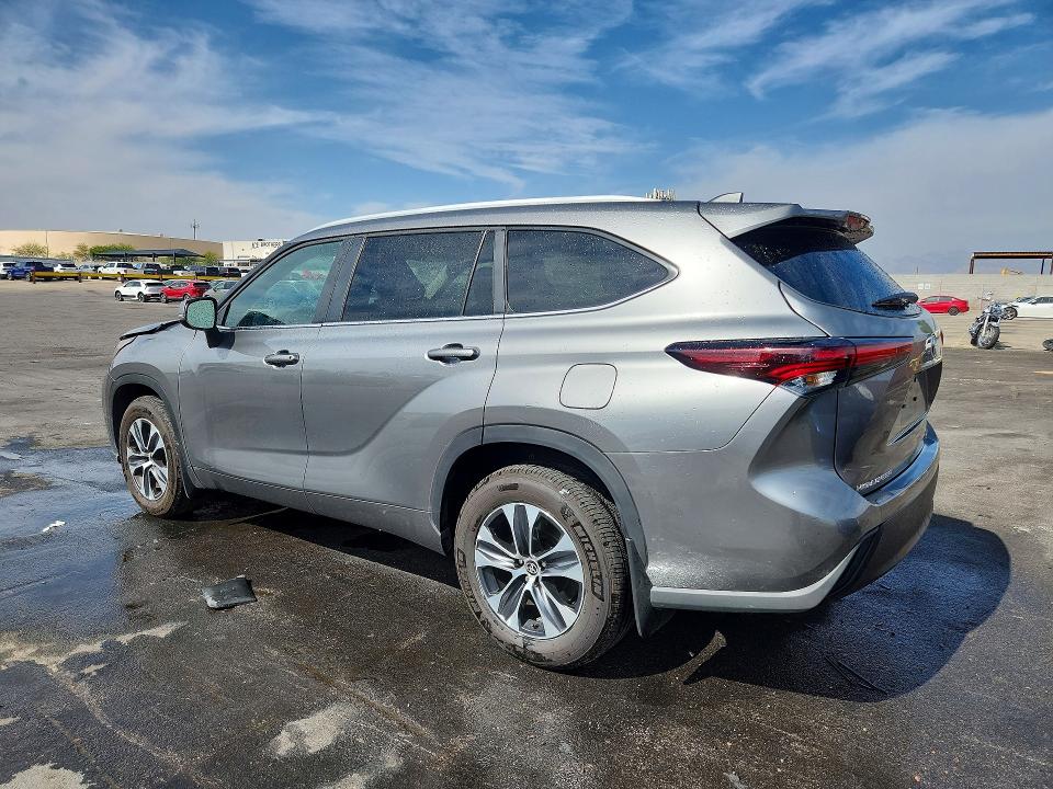 Photo 2 from auction – 2026 TOYOTA HIGHLANDER with VIN 5TDKDRBH5TS608926