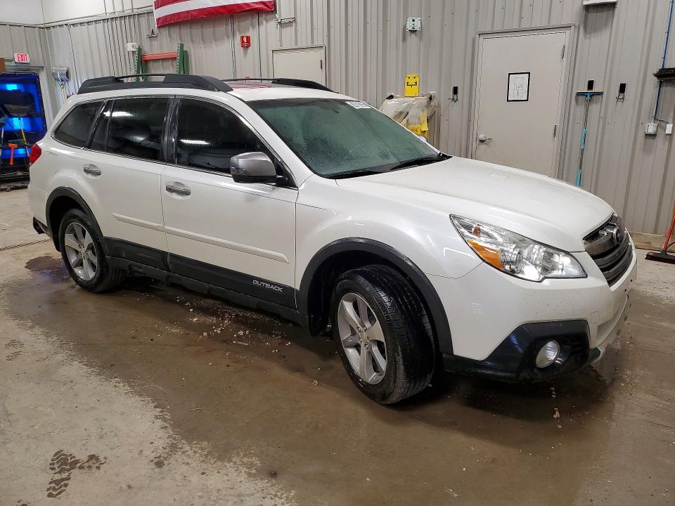 Photo 4 from auction – 2014 SUBARU OUTBACK with VIN 4S4BRCPC8E3252841