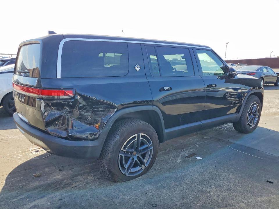 Photo 3 from auction – 2026 RIVIAN R1S with VIN 7PDSGGBA8TN078142