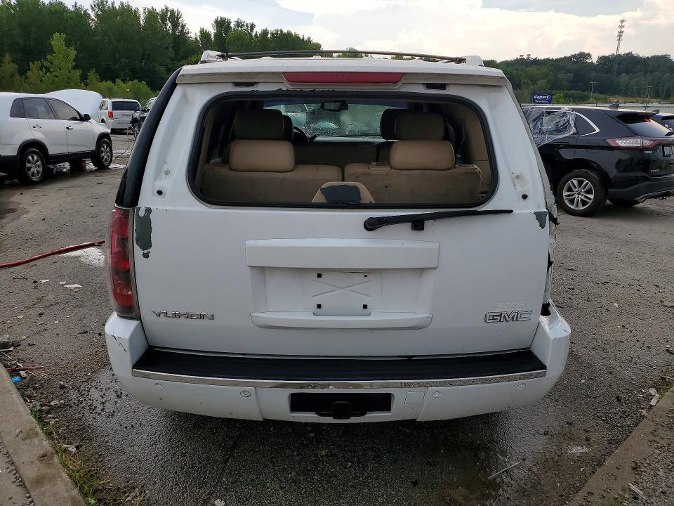 Photo 6 from auction – 2007 GMC YUKON with VIN 1GKFK63847J141378