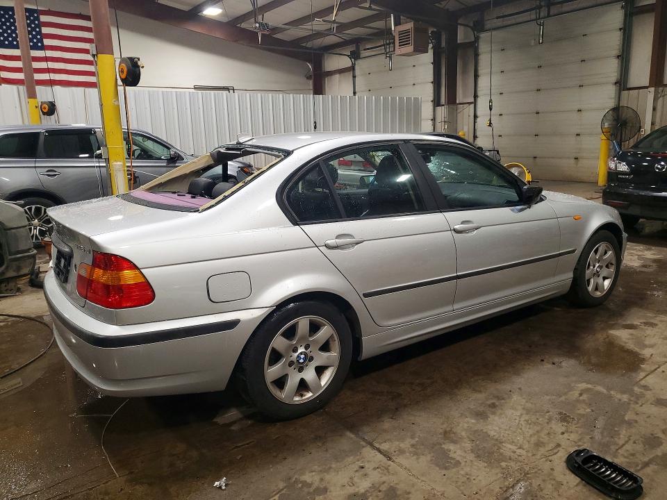 Photo 3 from auction – 2004 BMW 325 with VIN WBAEU33434PR07605