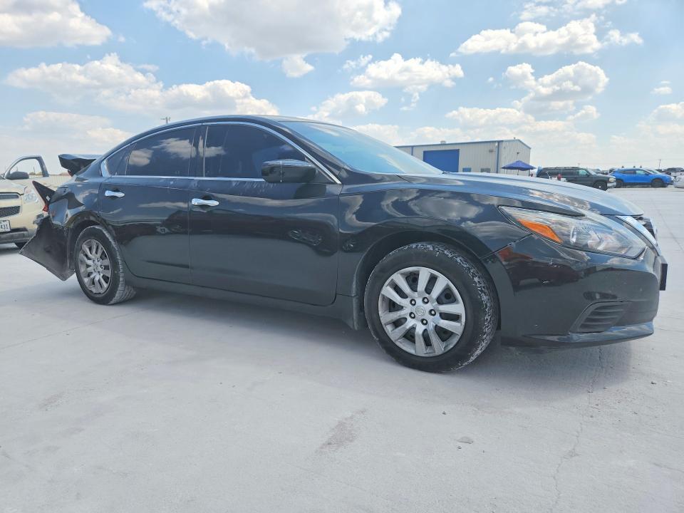 Photo 4 from auction – 2017 NISSAN ALTIMA with VIN 1N4AL3AP2HN354082