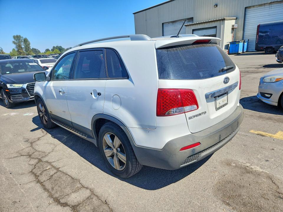 Photo 2 from auction – 2013 KIA SORENTO with VIN 5XYKUDA63DG344901