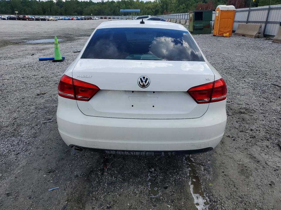 Photo 6 from auction – 2012 VOLKSWAGEN PASSAT with VIN 1VWBH7A32CC060672