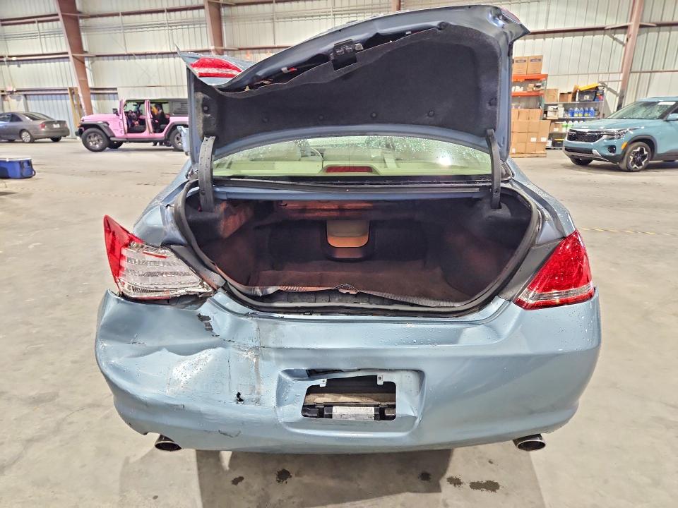 Photo 6 from auction – 2005 TOYOTA AVALON with VIN 4T1BK36B05U007040