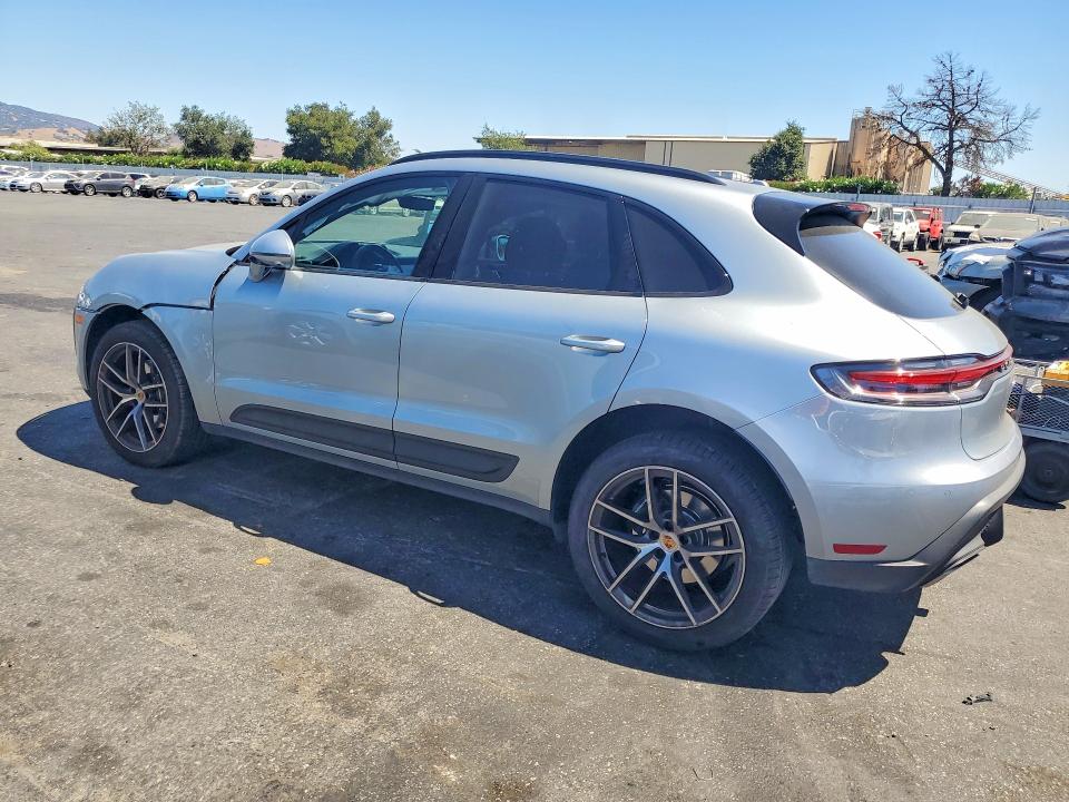 Photo 2 from auction – 2022 PORSCHE MACAN with VIN WP1AA2A58NLB12444