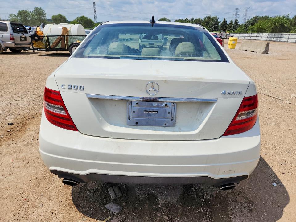 Photo 6 from auction – 2012 MERCEDES-BENZ C with VIN WDDGF8BB8CR194213