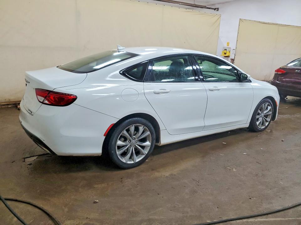 Photo 3 from auction – 2015 CHRYSLER 200 with VIN 1C3CCCDG4FN656716