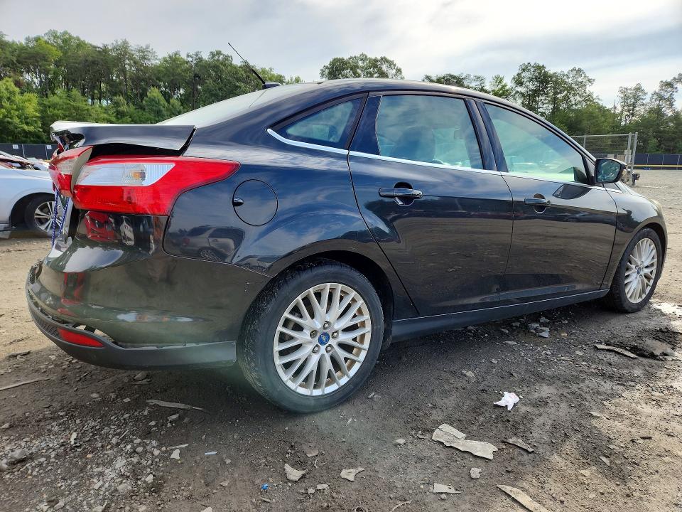 Photo 3 from auction – 2012 FORD FOCUS with VIN 1FAHP3H21CL413933
