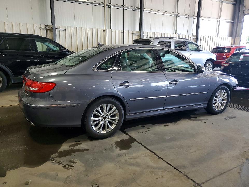 Photo 3 from auction – 2011 HYUNDAI AZERA with VIN KMHFC4DF4BA559745