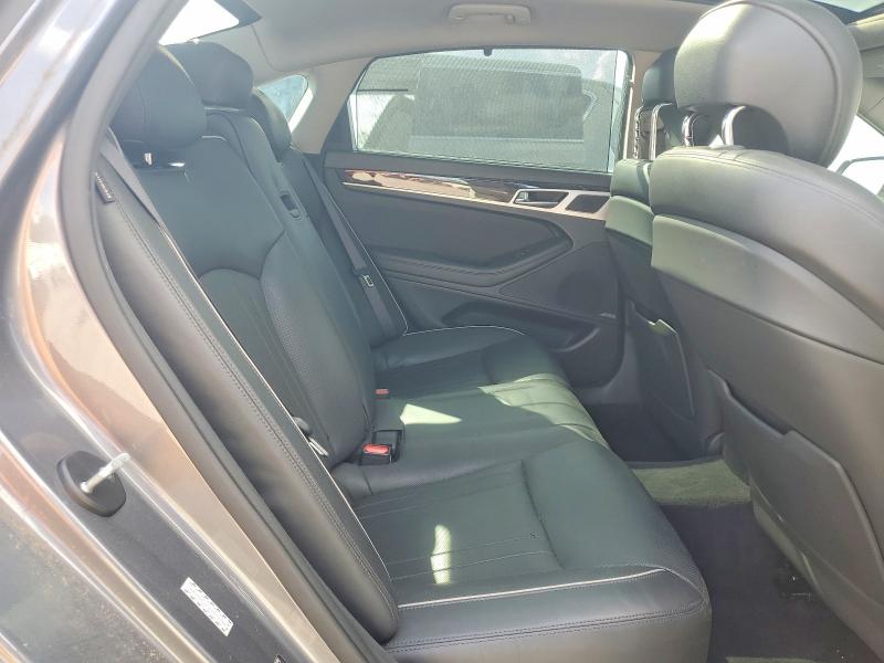 Photo 10 from auction – 2015 HYUNDAI GENESIS with VIN KMHGN4JE5FU072780