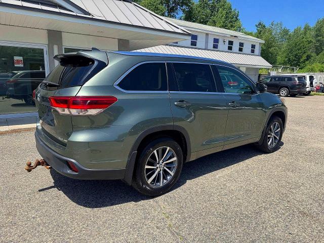 Photo 4 from auction – 2017 TOYOTA HIGHLANDER with VIN 5TDJZRFH0HS457900