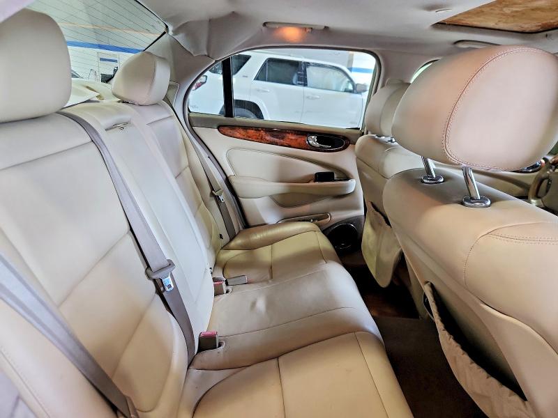 Zdjęcie 10 z aukcji – 2004 JAGUAR XJ8 z VIN SAJEA71C74SG01571