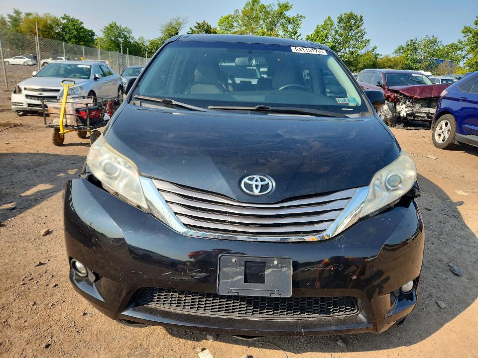Zdjęcie 5 z aukcji – 2017 TOYOTA SIENNA z VIN 5TDDZ3DC4HS159125