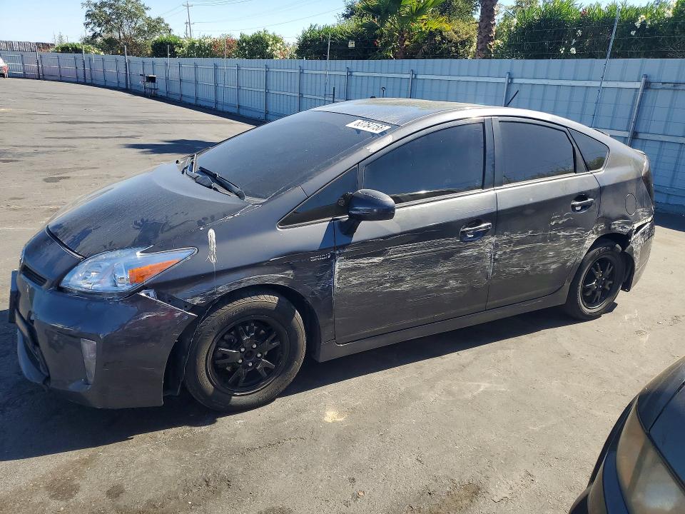TOYOTA PRIUS 2015 with VIN JTDKN3DU4F0450185 - Photo from auction